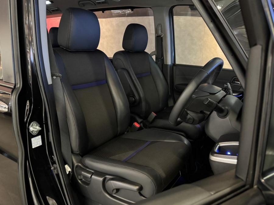 Stepwgn e:HEV EX Black Style - Image 6